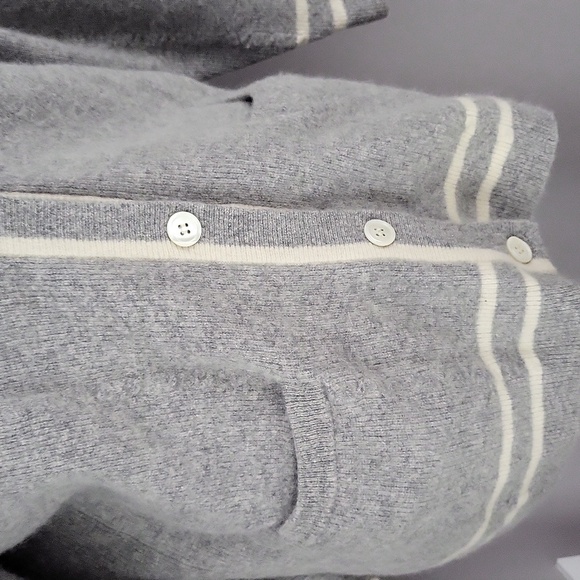 J.G. Hook Vintage Gray Lambswool  Cardigan - Picture 5 of 11